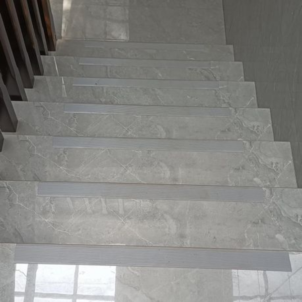 Self-Adhesive Rubber Stair Grip Strip - 10m x 7.8cm - Grey