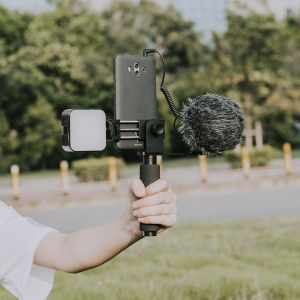 YELANGU Handheld Phone Vlogging Kit - Image 9