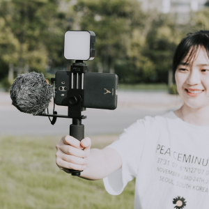 YELANGU Handheld Phone Vlogging Kit - Image 8