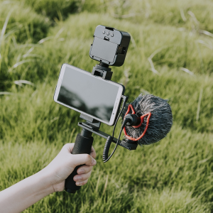 YELANGU Handheld Phone Vlogging Kit - Image 6