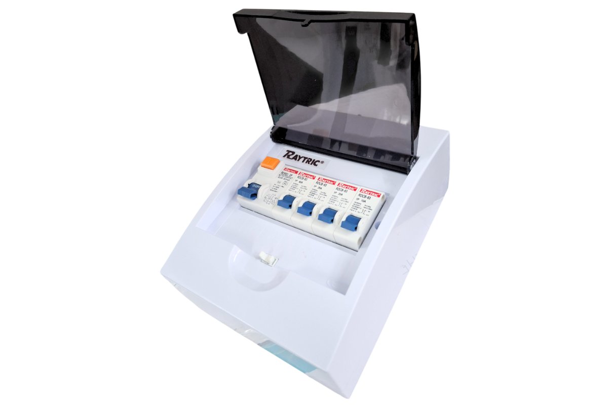 Raytric 6-Way DIN Populated Surface PVC Distribution Board Box - Image 1