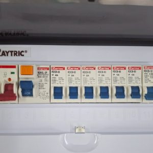Raytric 12-Way DIN Populated Surface PVC Distribution Board Box - Image 3