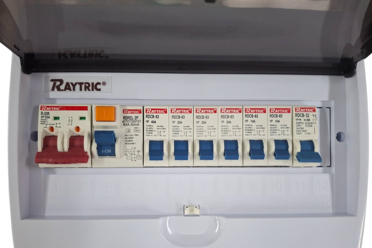 Raytric 12-Way DIN Populated Surface PVC Distribution Board Box - Image 3