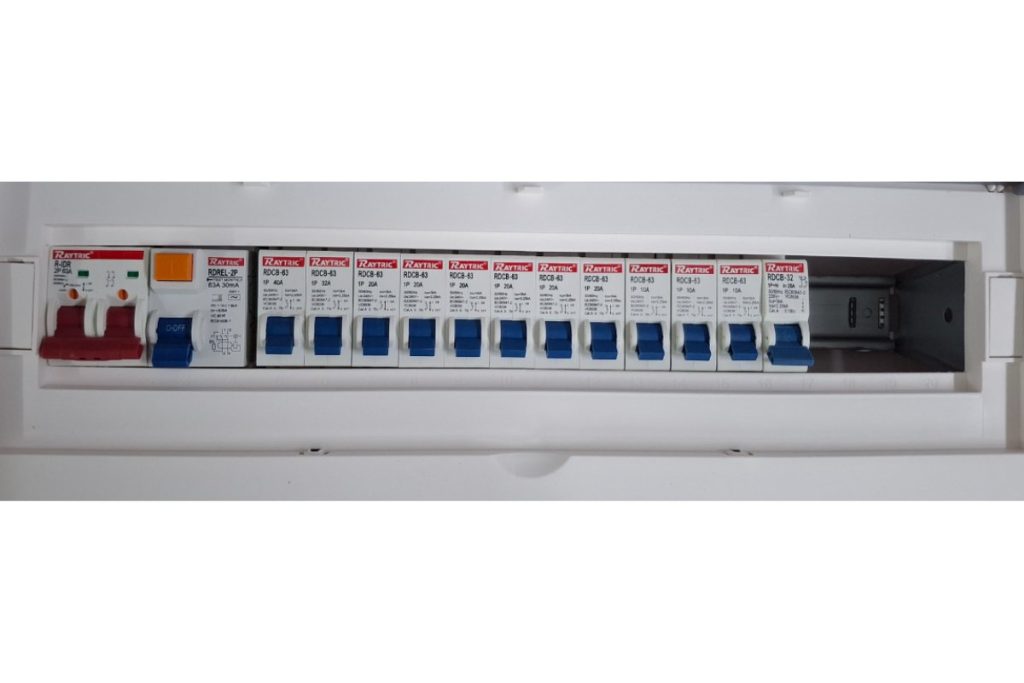Raytric 18-Way Din Populated Flush Distribution Box| Metal Base |
